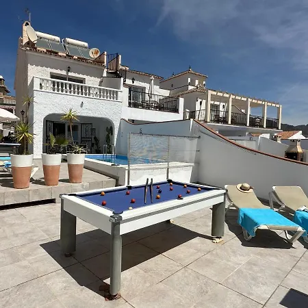 Paradise - Dos Ardillas Willa *