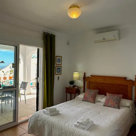 Paradise - Dos Ardillas *